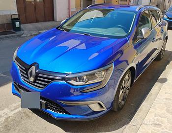Auto megane 4 serie