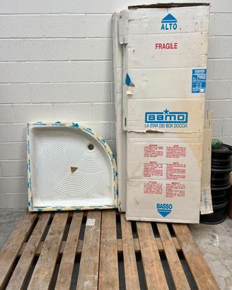 Box Doccia Semi Circolare in Vetro con Piatto