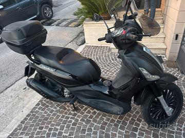 Scooter Beverly 300