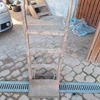 Antico carretto a mano