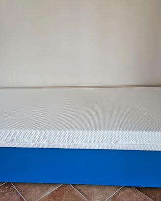 Coppia di letti con letto a scomparsa in aggiunta