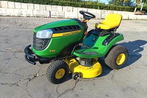 Trattorino tagliaerba John Deere X 125 Usato