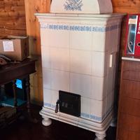 stufa ad accumulo  maiolica a olle 