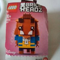 Lego brick heads La Bestia