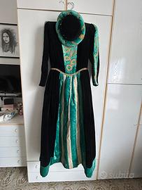 Vestito d’epoca in velluto