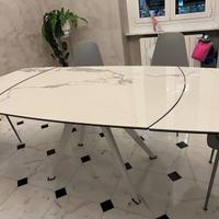 Tavol in vetro ceramica effetto marmo +sedie