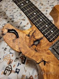 chitarra elettrica artigianale in pioppo traverso 