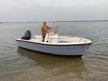 Barca open motore fuoribordo