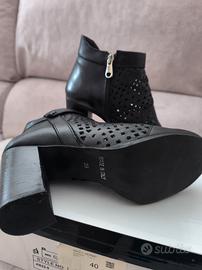 tronchetto nero traforato 