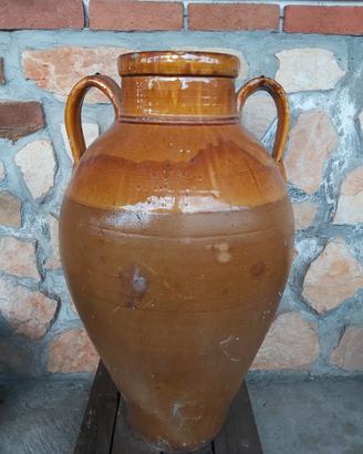 Anfora antica in terracotta