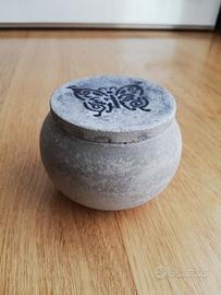 vasetto con coperchio