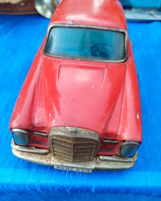 modellino Mercedes latta bandai  vintage 