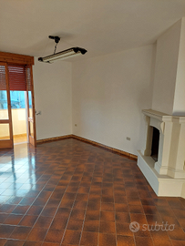 Appartamento con locale