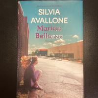 Libro Marina Bellezza di Silvia Avallone