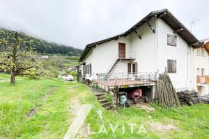 Casa bifamiliare da ristrutturare