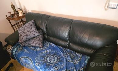 divano in pelle 3 posti con letto matrimoniale