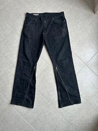 Flared Jeans con Zip