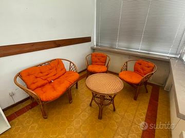 Set salotto in rattan naturale 4 posti + tavolino