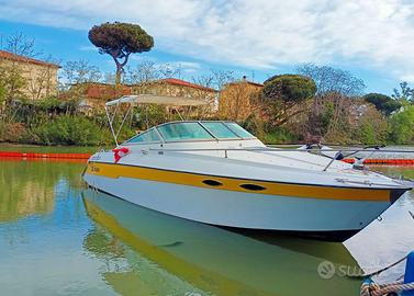 Semi cabinato motoscafo comodo anche per pescare
