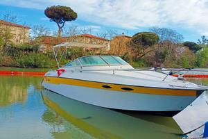 Semi cabinato motoscafo comodo anche per pescare