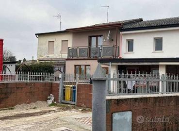 Immobile in asta di 117 m² con box auto a Piazzola