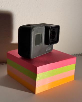 GoPro HERO 5 Black con custodia e pettorina