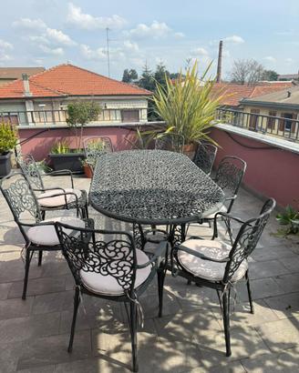 Tavolo in ferro battuto con 6 sedie