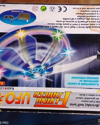 Gioco Flying UFO volante con luci 