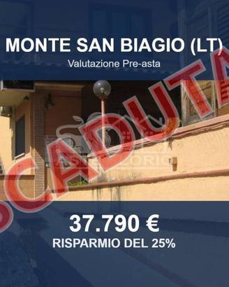 Immobile in asta di 243 m² con più di 5 locali a M