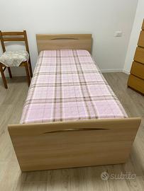 Struttura letto singolo in legno