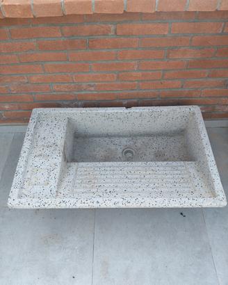 Lavandino in pietra