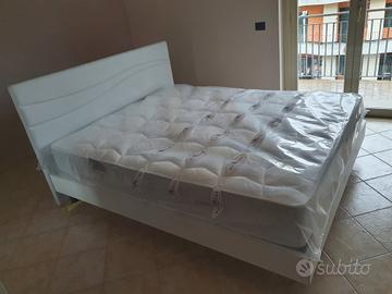 Letto matrimoniale 