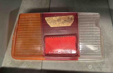 PLASTICA FANALE POSTERIORE DX FIAT 126 CON RETROMA