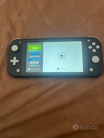 Nintendo Switch Lite Grigia + 4 Giochi + Accessori