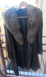 Cappotto di visone 3/4 con colletto di volpe .