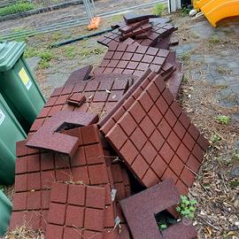 Pavimento in gomma antitrauma