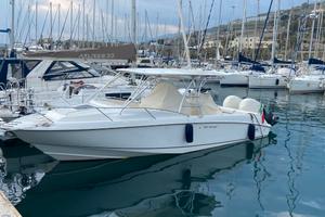 Boston Whaler 320 Cuddy cabin