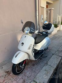 Piaggio vespa 125 gts 18.000 km bauletto/cupolino