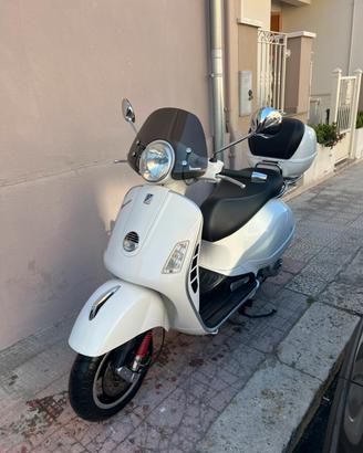Piaggio vespa 125 gts 18.000 km bauletto/cupolino