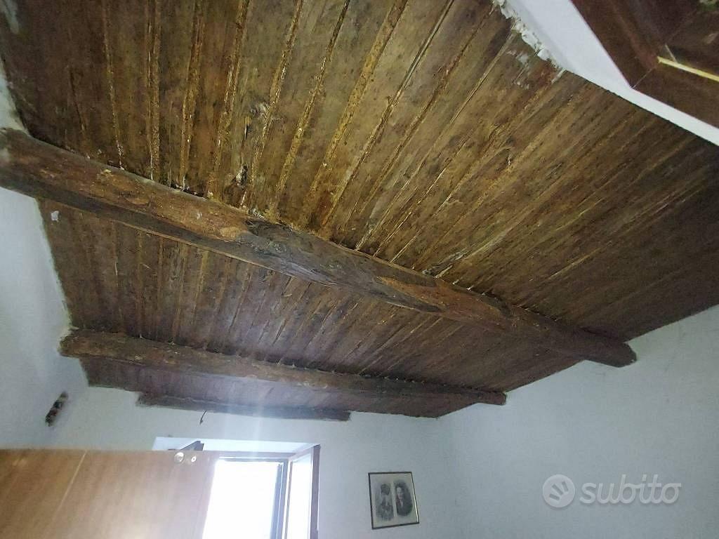 Rustico / Casale di 170 m² con 5 locali a Spoleto - Altro