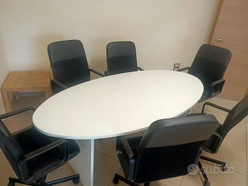 Tavolo Riunioni Ovale bianco con sedie