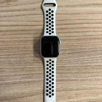 Apple watch serie 6 silver case 40mm
