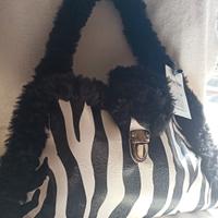 borsa a spalla ecopelle zebrata con pelliccia sint
