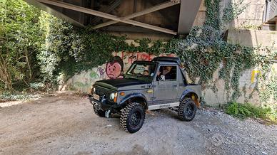 Suzuki samurai sj410