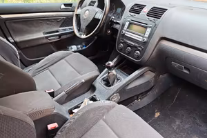  Gollf v 2.0 TDI limited  edition