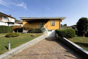 VILLA SINGOLA A ALBANO SANT'ALESSANDRO