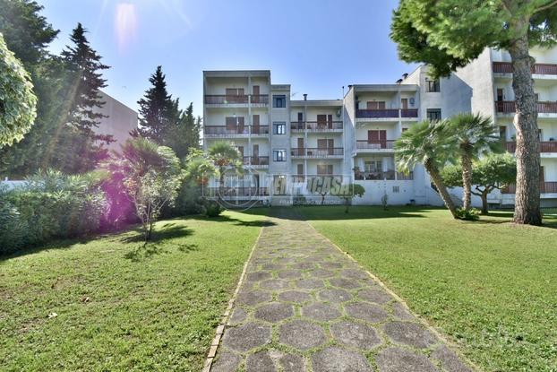 APPARTAMENTO CON TERRAZZO E GIARDINO CONDOMINIALE