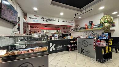 Attività / Licenza di 57 m² con 1 locale a Giuglia