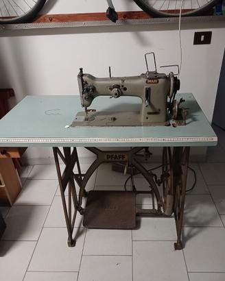Macchina per cucire lineare