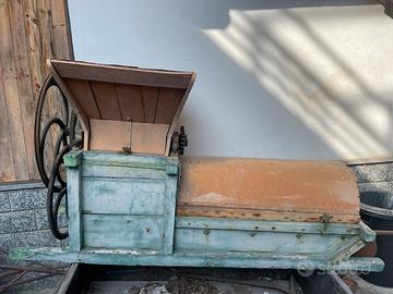 Antica sgranatrice per uva fine 800 originale